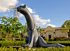 Cat sculpture at Sculpterra Winery in Paso Robles