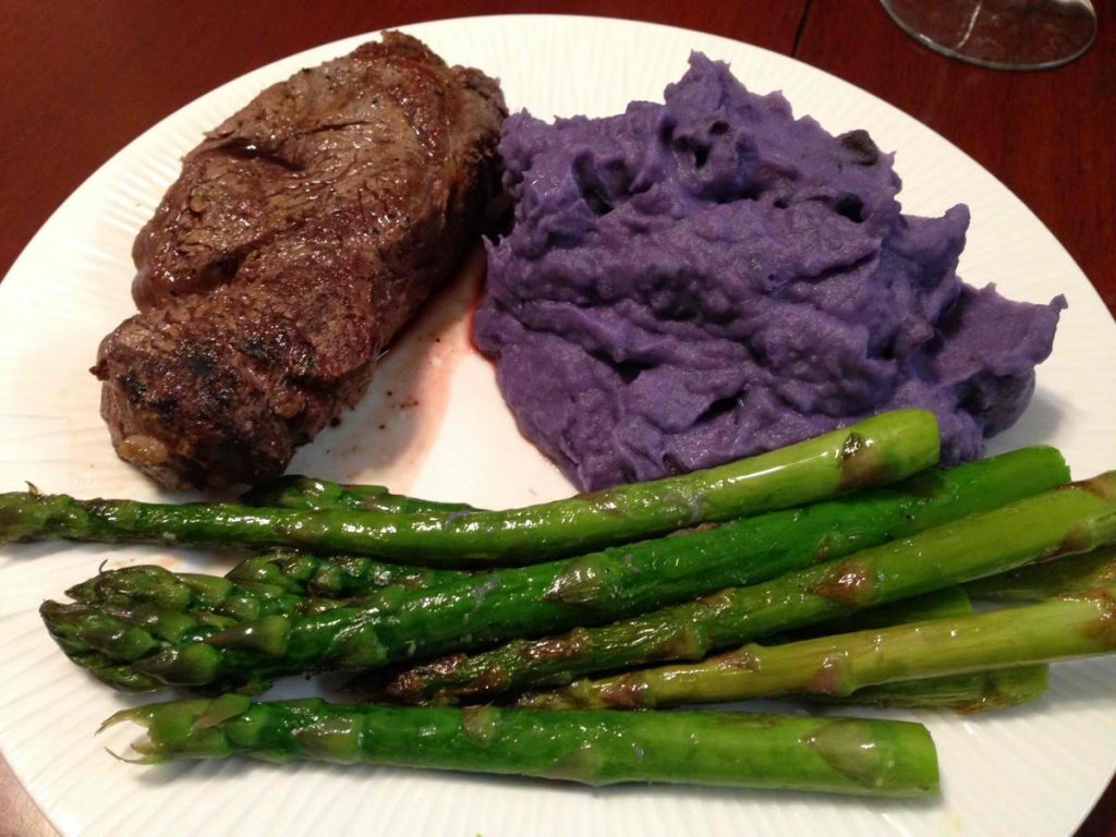 Roast Beef, Mashed Potatoes and Asparagus